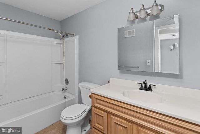 3 FOXTAIL LN, Monmouth Junction, NJ 08852