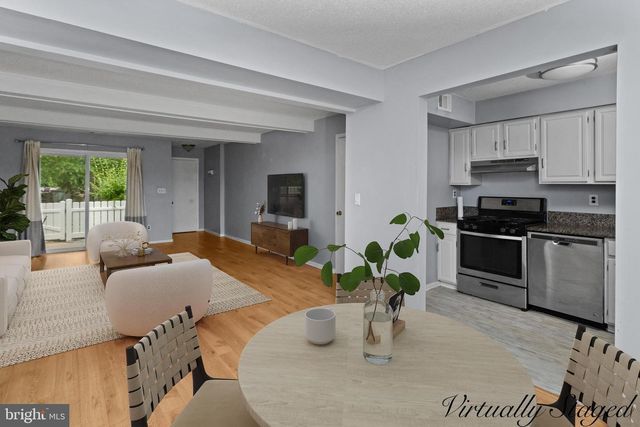 3 FOXTAIL LN, Monmouth Junction, NJ 08852
