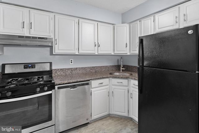 3 FOXTAIL LN, Monmouth Junction, NJ 08852