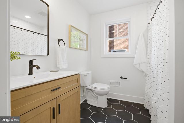 338 WAYNE AVE, Springfield, PA 19064