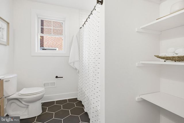 338 WAYNE AVE, Springfield, PA 19064