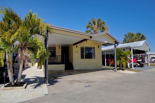 5225 SE 67th Avenue, Okeechobee, FL 34974