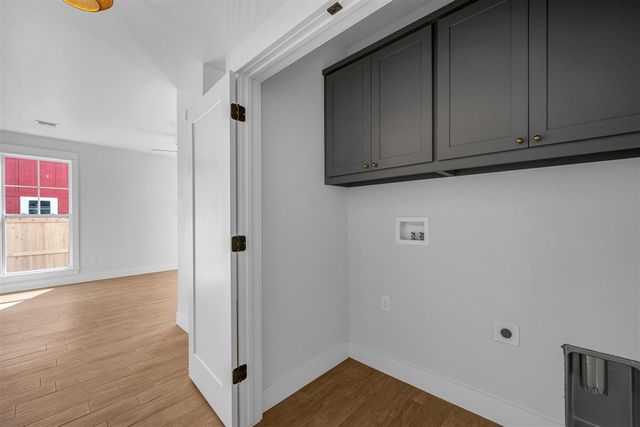 910 4th St, Elgin, OK 73538