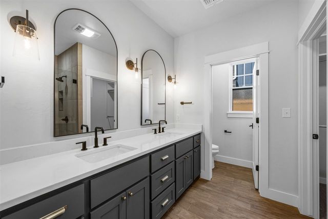 910 4th St, Elgin, OK 73538