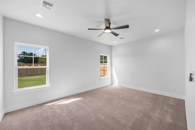 910 4th St, Elgin, OK 73538