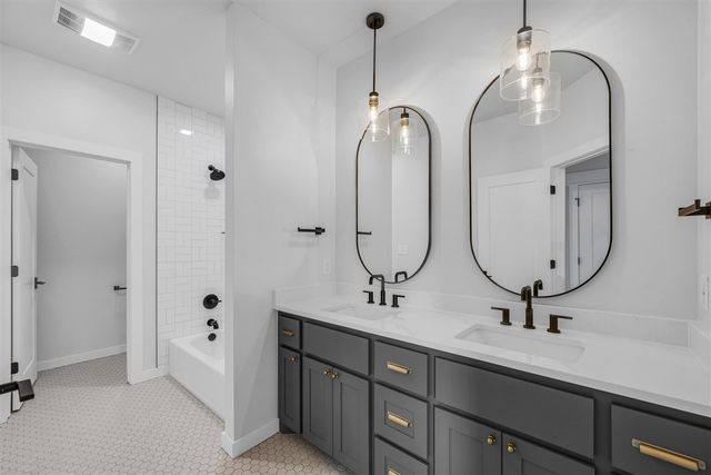 910 4th St, Elgin, OK 73538