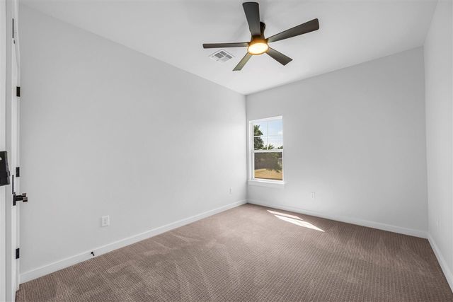 910 4th St, Elgin, OK 73538