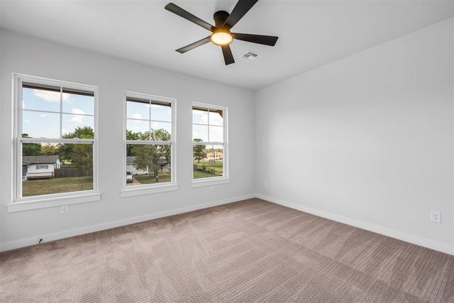 910 4th St, Elgin, OK 73538