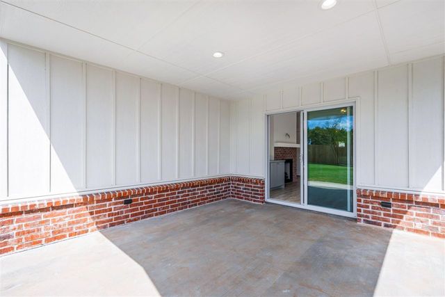 910 4th St, Elgin, OK 73538