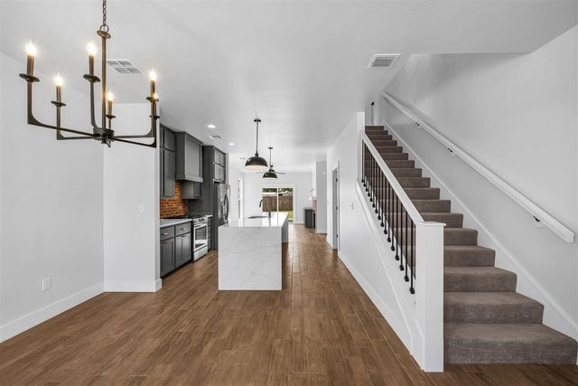 910 4th St, Elgin, OK 73538