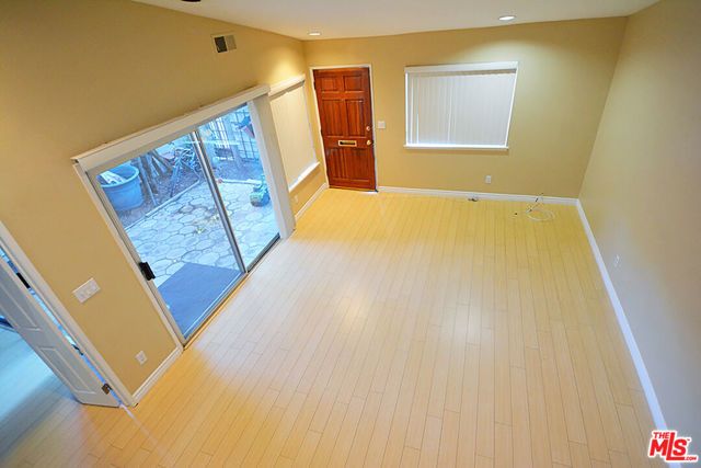 10051 Valley Circle Boulevard 6, Chatsworth (los Angeles), CA 91311