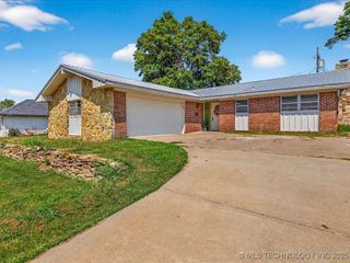 5608 Harvard Drive, Bartlesville, OK 74006