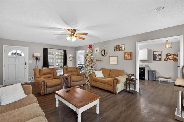 133 Asbury Lane, Hiram, GA 30141