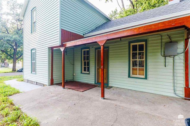 206 Ash Street, Wamego, KS 66547