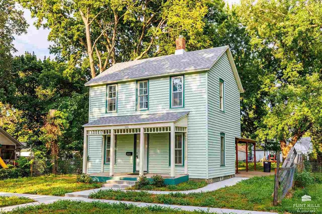 206 Ash Street, Wamego, KS 66547