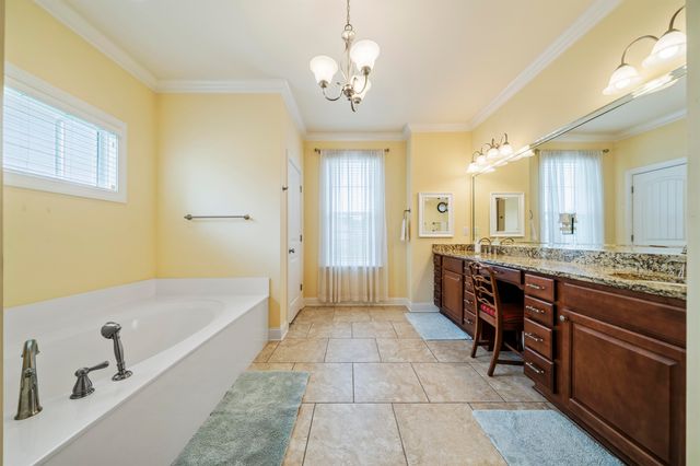 210 LINKS VIEW DR, Oakland, TN 38060