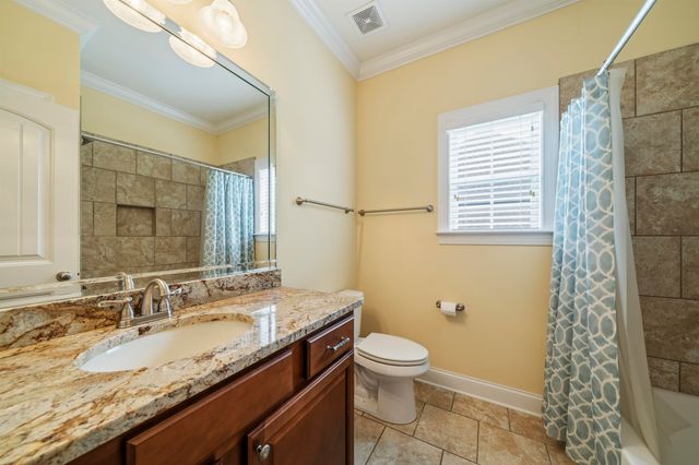 210 LINKS VIEW DR, Oakland, TN 38060