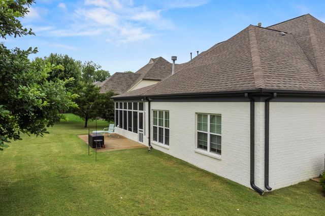 210 LINKS VIEW DR, Oakland, TN 38060