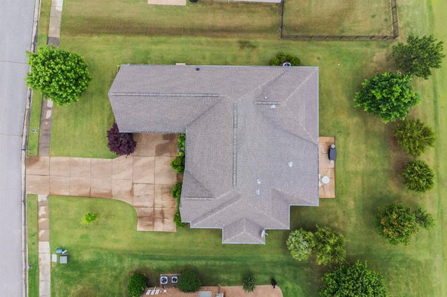 210 LINKS VIEW DR, Oakland, TN 38060