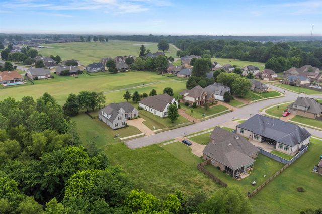 210 LINKS VIEW DR, Oakland, TN 38060