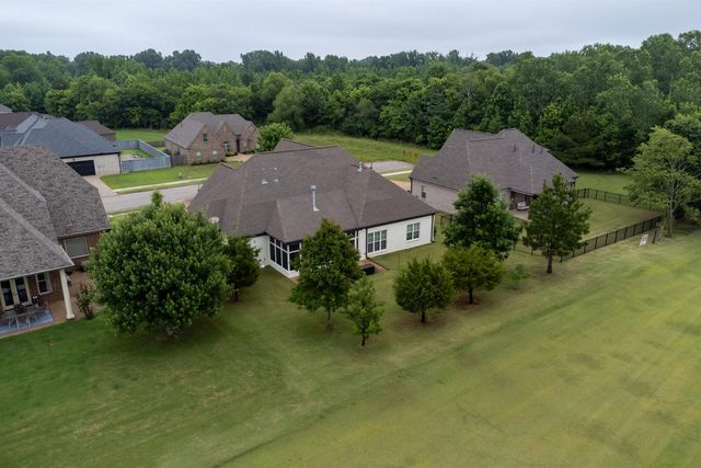 210 LINKS VIEW DR, Oakland, TN 38060