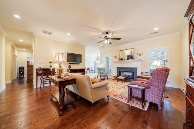 210 LINKS VIEW DR, Oakland, TN 38060