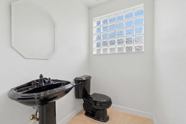 1716 NW 124th Way, Coral Springs, FL 33071