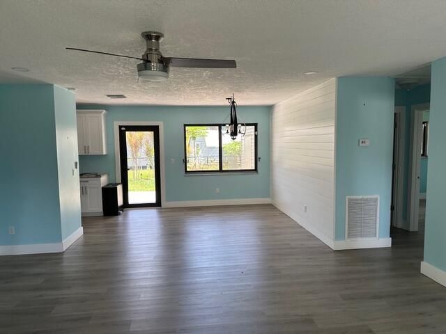 907 SE Lake Street, Stuart, FL 34994