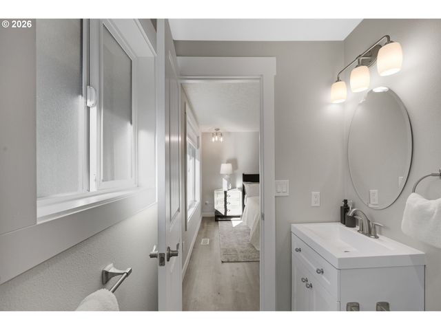 15350 Se LINDEN Ln, Milwaukie, OR 97267