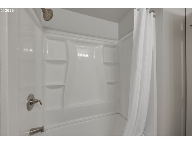 15350 Se LINDEN Ln, Milwaukie, OR 97267