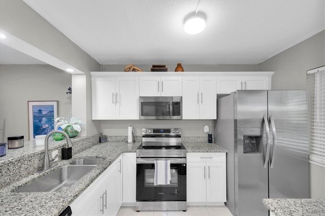 2209 BELLEAIR ROAD C3, Clearwater, FL 33764