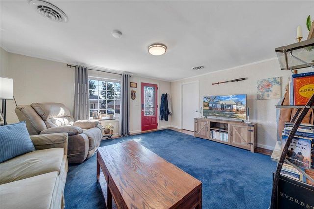 29 Corbett ST, Salem, VA 24153