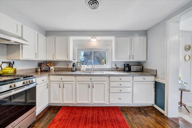 29 Corbett ST, Salem, VA 24153