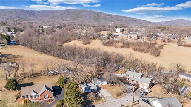 29 Corbett ST, Salem, VA 24153