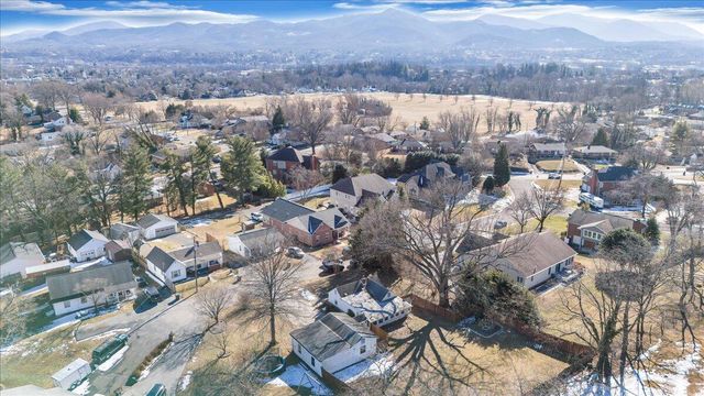 29 Corbett ST, Salem, VA 24153