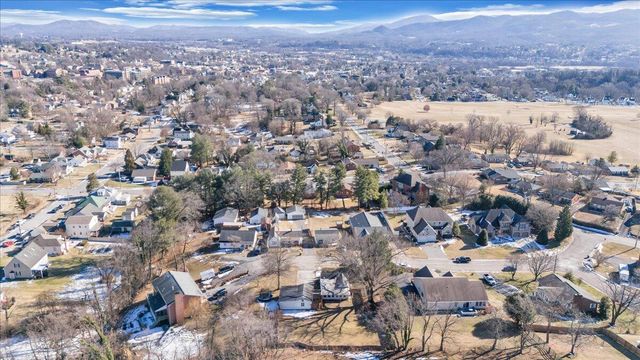 29 Corbett ST, Salem, VA 24153