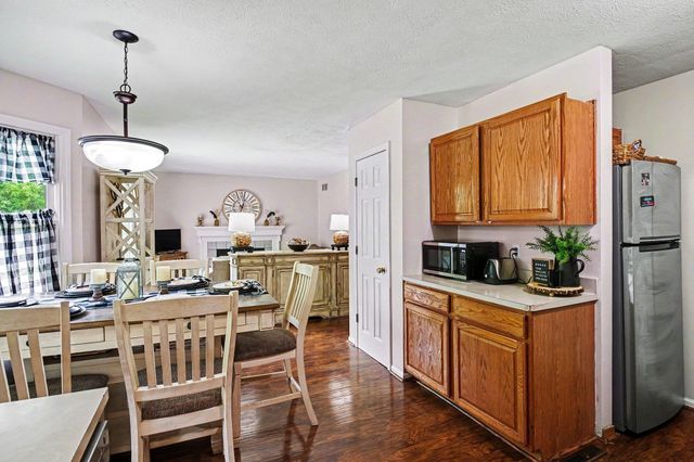 26551 Hampton Woods Drive, Elkhart, IN 46514
