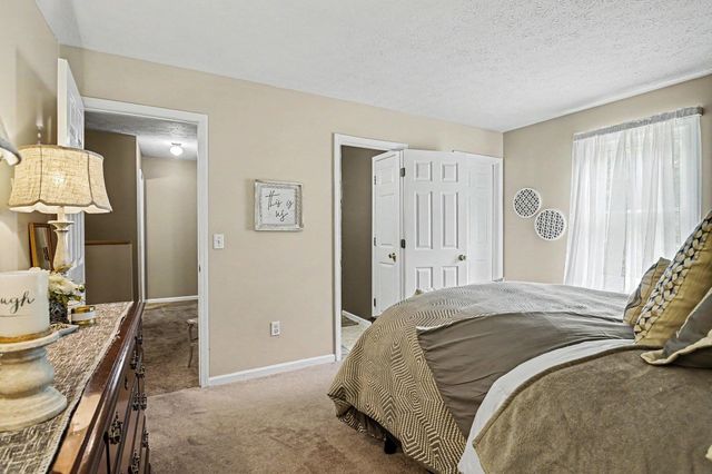 26551 Hampton Woods Drive, Elkhart, IN 46514