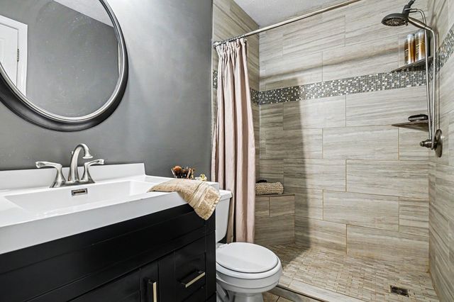 26551 Hampton Woods Drive, Elkhart, IN 46514