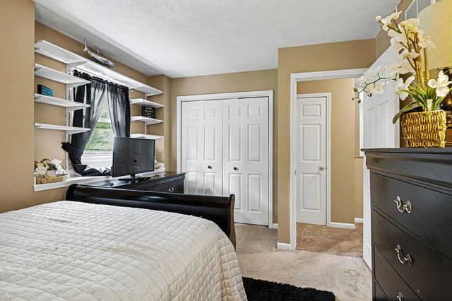 26551 Hampton Woods Drive, Elkhart, IN 46514