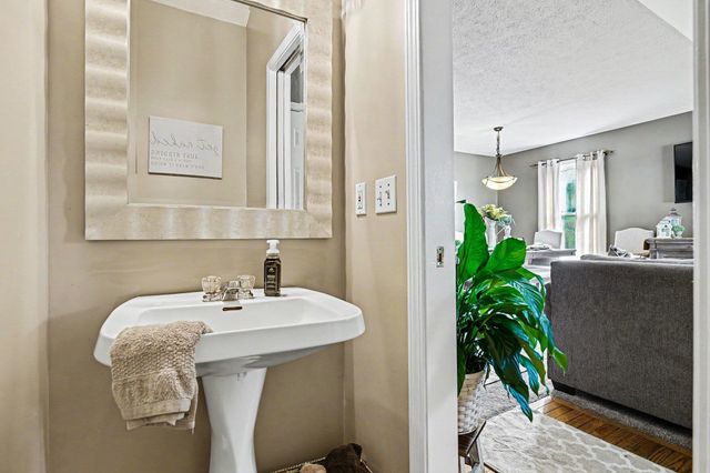 26551 Hampton Woods Drive, Elkhart, IN 46514