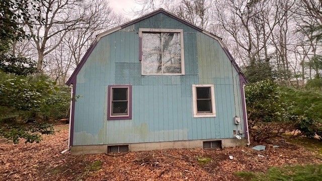 562 Skunknet Rd, Barnstable, MA 02632