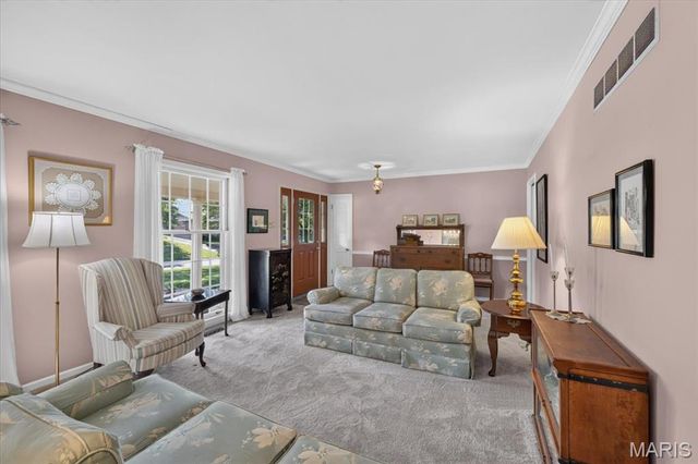 11957 Rocky Drive, Creve Coeur, MO 63141