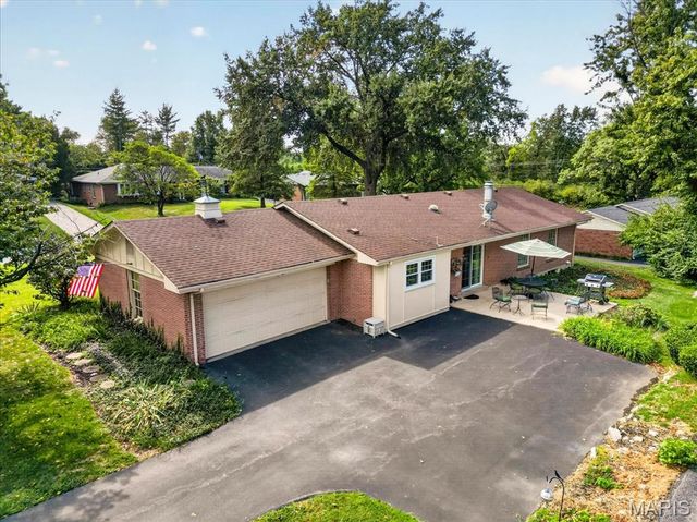 11957 Rocky Drive, Creve Coeur, MO 63141