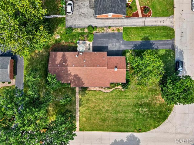 11957 Rocky Drive, Creve Coeur, MO 63141