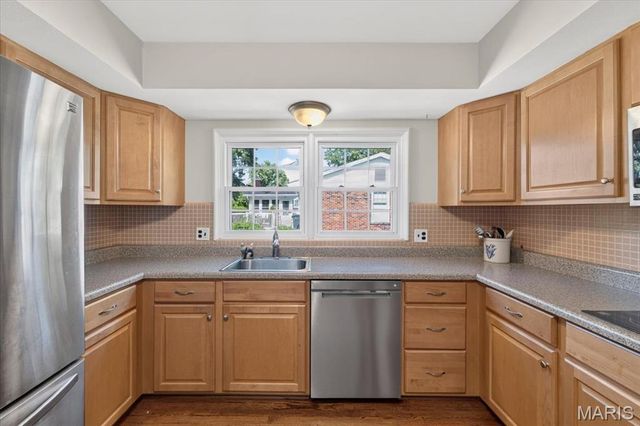 11957 Rocky Drive, Creve Coeur, MO 63141