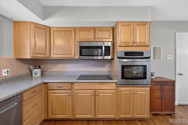 11957 Rocky Drive, Creve Coeur, MO 63141