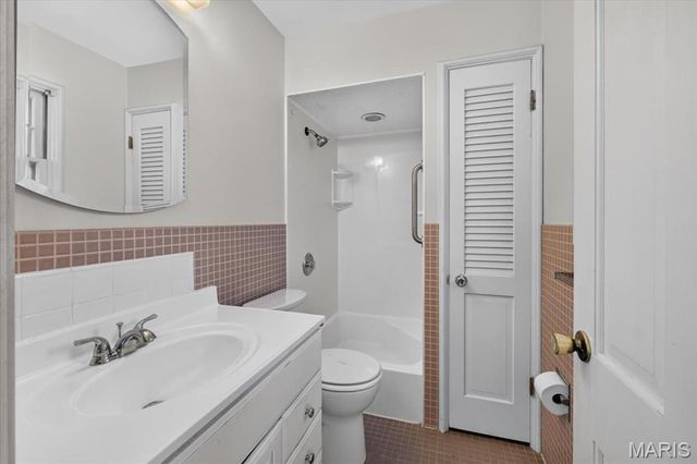 11957 Rocky Drive, Creve Coeur, MO 63141