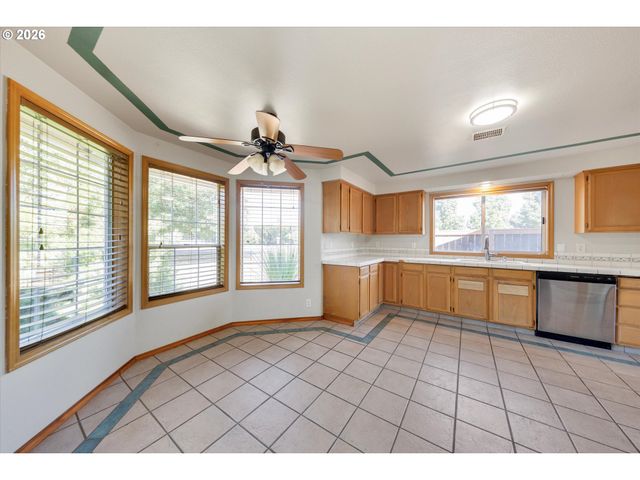 9811 Ne 138TH Ct, Vancouver, WA 98682