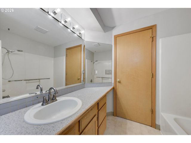 9811 Ne 138TH Ct, Vancouver, WA 98682